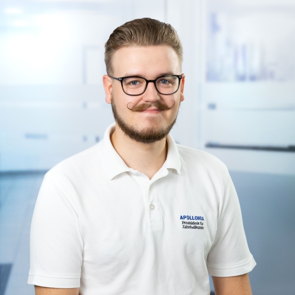 Zahntechniker Maxim Dabkowski